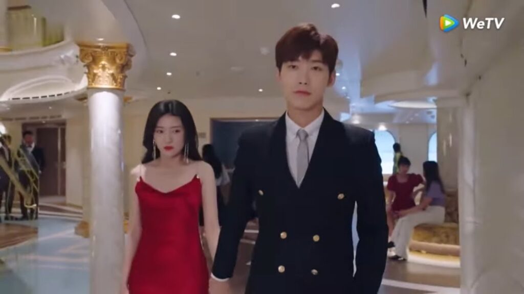 المدير الغني يشتري لها فستان ويصطحبها لحفل راقص مقطع من الحلقة 2 مسلسل أنت قدري ｜WeTV