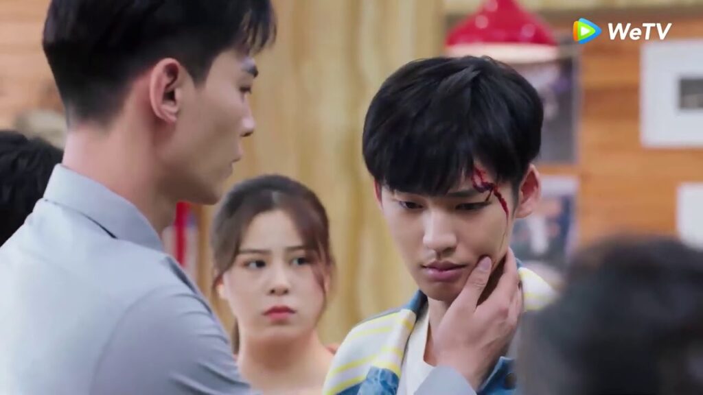 كيف سيتعامل مع هذه الإصابة الخطيرة مقطع من الحلقة 20 مسلسل حظي الصغير ｜WeTV