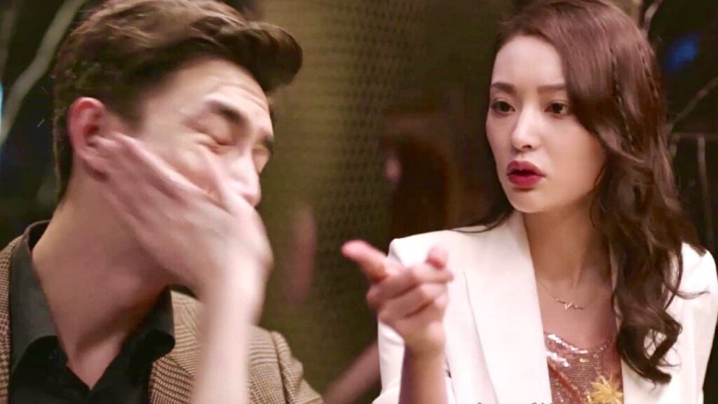 تصفعـهٌ بشدة و تنقذ حياته 😆 ( لاجـل الحـب )