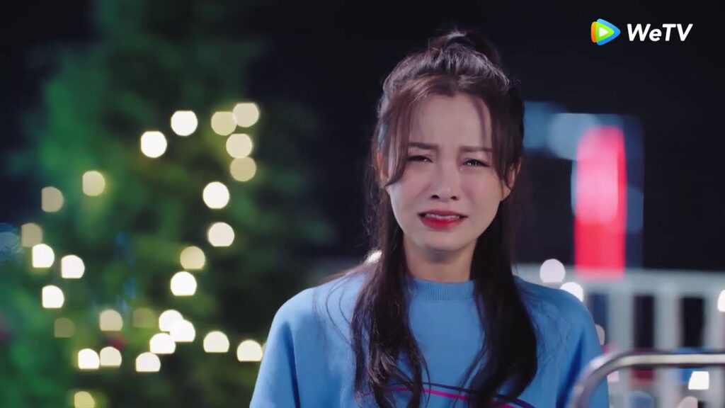 بكت بشدة عندما رأيت حبيبها مع فتاة أخرى مقطع من الحلقة 8 مسلسل حظي الصغير ｜WeTV