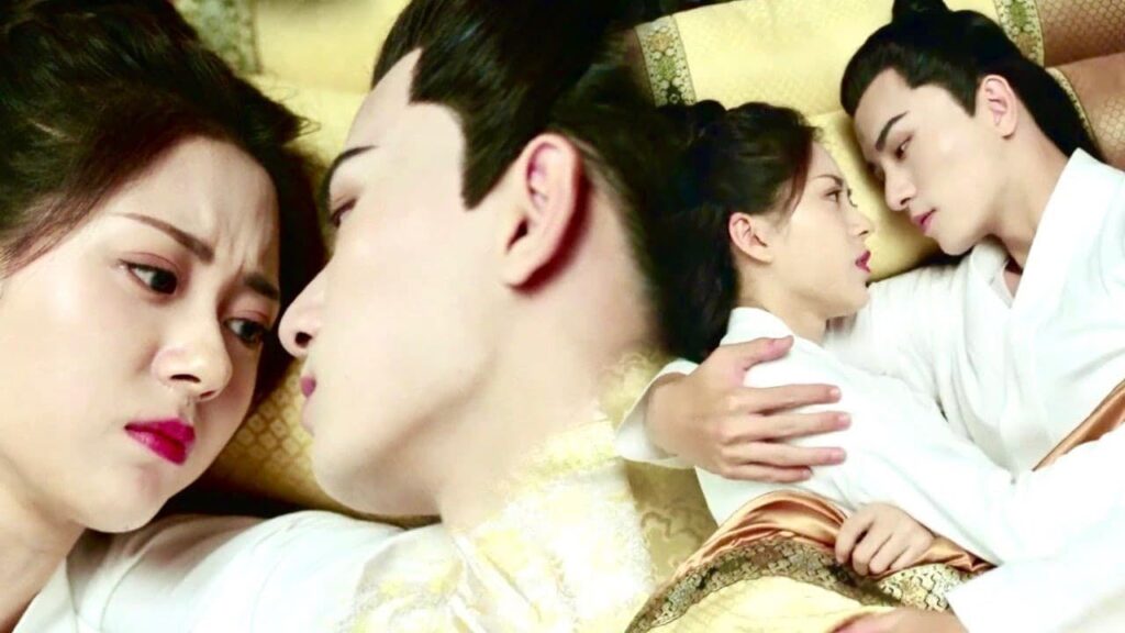 سوف اعضك لأضع علامة تثبت انك ملكـي 😍