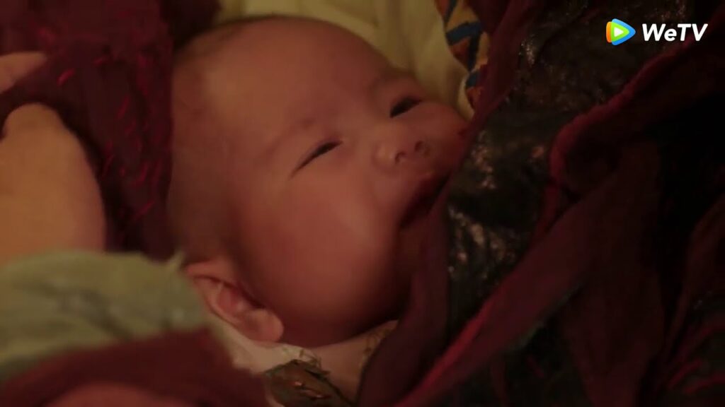 والدة لينغ لونغ كانت حاكمة أيضًا ؟ مقطع من الحلقة 2 مسلسل الفتاة المباركة ｜WeTV