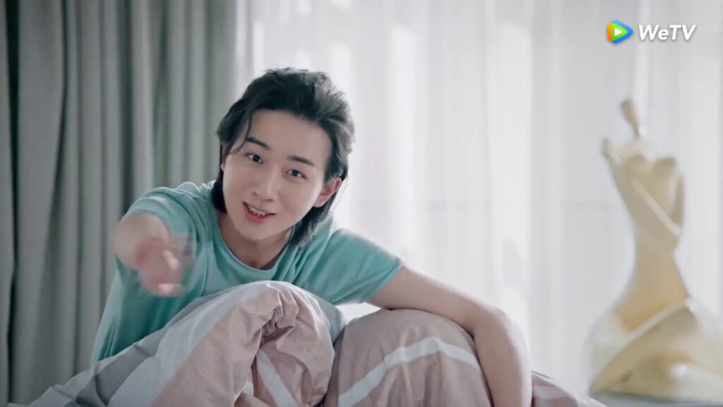 مديرها يسكن معها بالمنزل ! مقطع من الحلقة 2 مسلسل الحب الموازي ｜WeTV