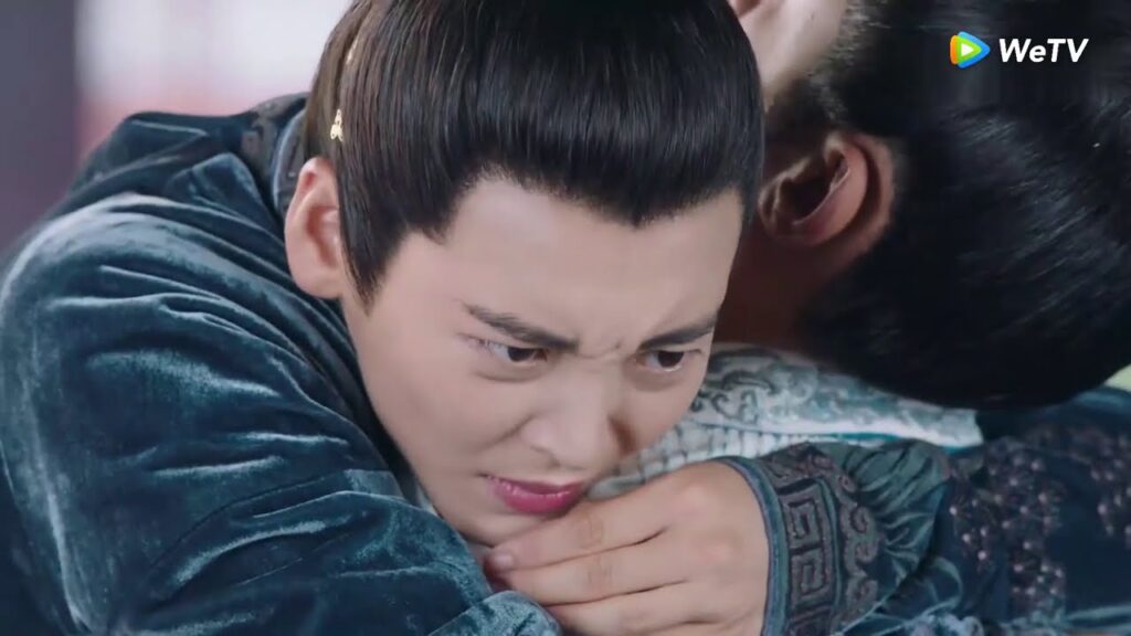 كانت تشعر بالخوف لذلك حضنت الأمير مقطع من الحلقة 5 مسلسل الوريثة كانت تشعر بالخوف لذلك حضنت الأمير مقطع من الحلقة 5 مسلسل الوريثة