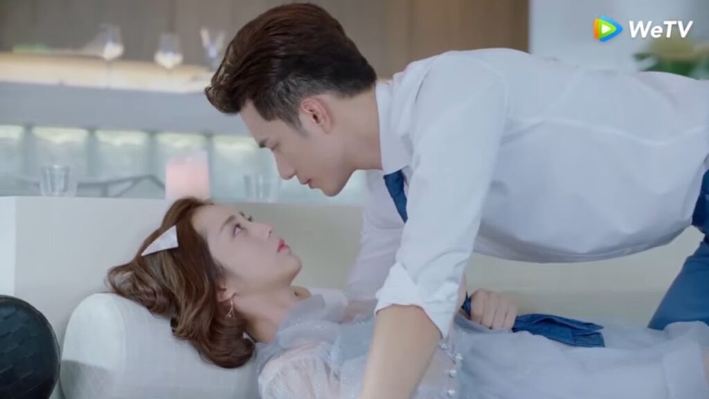 يعترف لها بحبه بطريقة رومانسية | حبيبتي فضائية حلقة 19