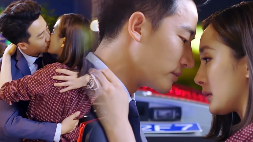 "لن أتركك بمفردك!" يتخلى عن حبه القديم ويعود ليعترف بمشاعره لفتاته❤️مشهد رومانسي من "عزيزي المترجم"