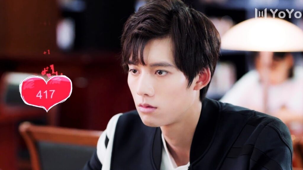 كيف تعرف ان الفتاة تحبك بثلاث خطوات ( عزبــاء محترفــة ) مترجم