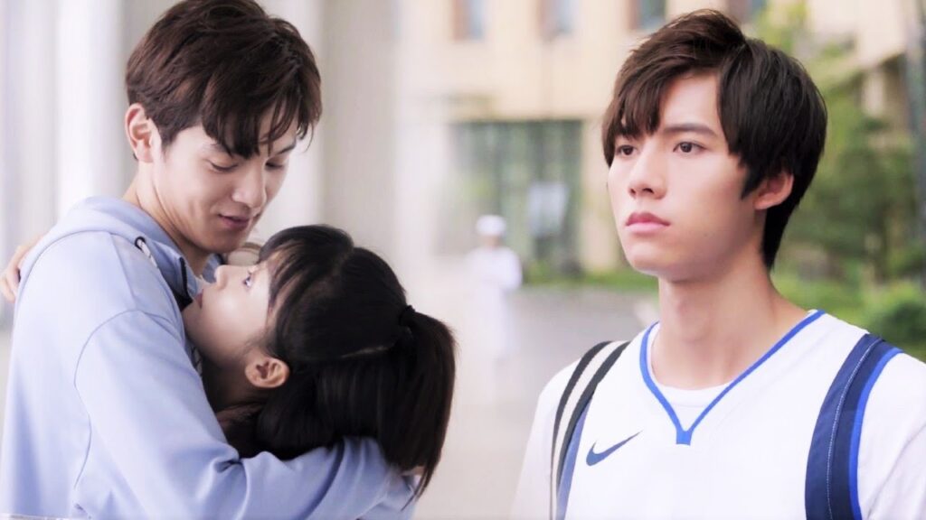 هل تعانقين كل شاب يبتسم اليك😕😕 ( عزبــاء محترفــة) مترجم