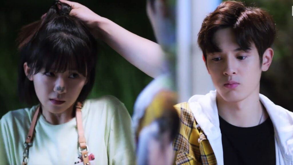 سوف انتزع شعرك اذا نظرت الى شاب آخر غيري  ( عزبــاء محترفــة) مترجم