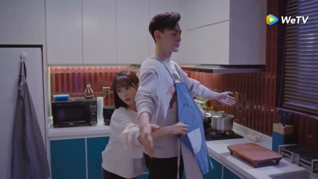 يريد انتهاز الفرصة ليكون بجانبها مقطع من الحلقة 6 مسلسل حظي الصغير