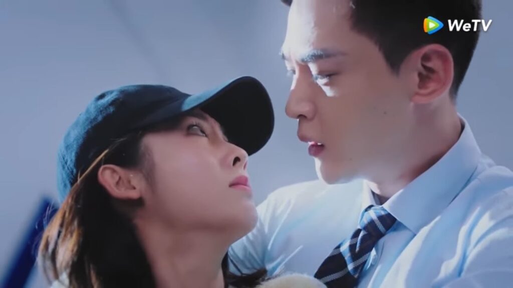 الطبيب الوسيم ينقذها ! مقطع من الحلقة 4 مسلسل حظي الصغير الطبيب الوسيم ينقذها ! مقطع من الحلقة 4 مسلسل حظي الصغير