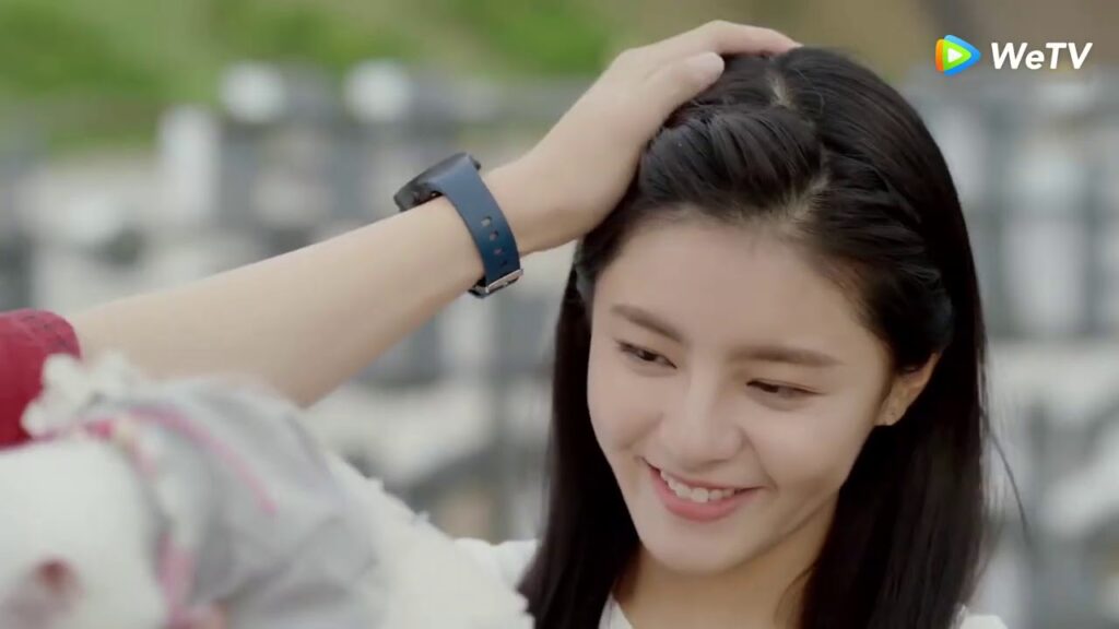 شياو فينغ تنقذ قطة مسكينة | حلقة 8حب أول عذب