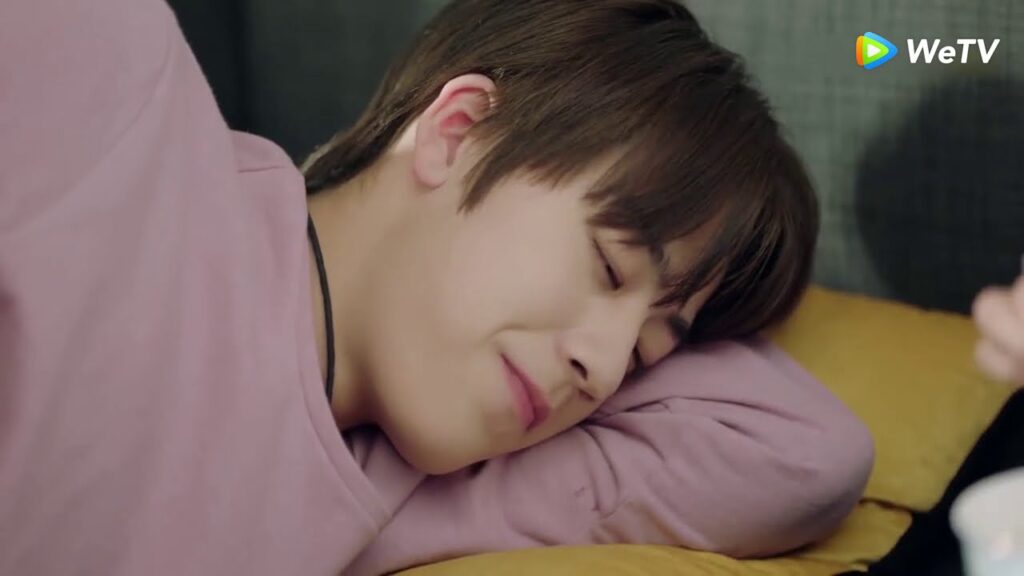 ذلك الشاب الوسيم الطويل يخاف من القطط | حلقة 7 حب أول عذب