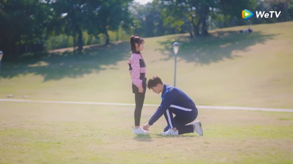 لماذا يقترب لها فجأه؟ مقطع من الحلقة 2 مسلسل حظي الصغير لماذا يقترب لها فجأه؟ مقطع من الحلقة 2 مسلسل حظي الصغير