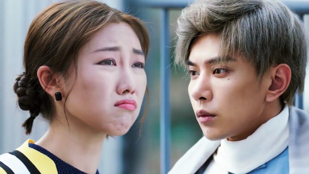 تشا تشا تبكي بحرقة لان الشاب الذي تحبه سيرحل عنها الى الابد😭😭😭  ( رحلـة خلال الليل ) مترجمة