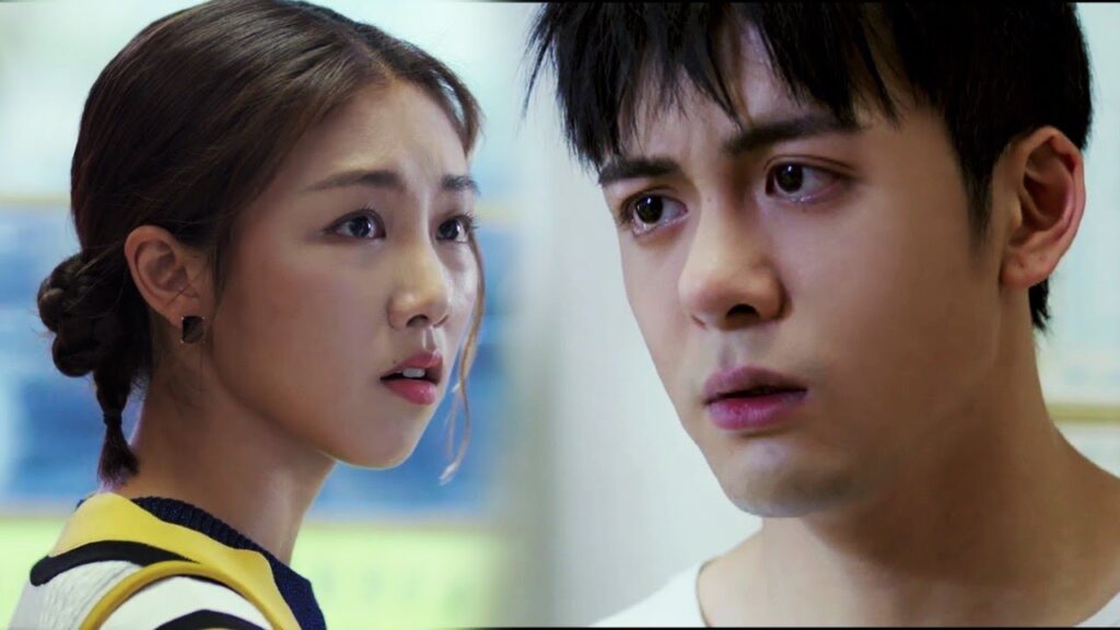 يبكي لانه لا يعرف كيف يساعد صديقته 😢 اعلان الحلقة 13 ( رحلـة خلال الليل )