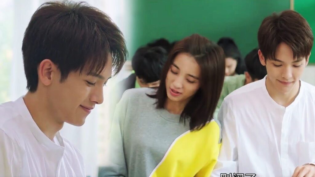 توقف عن فعل هذا سوف يشاهدنا المعلم 😁 ( رومانسيتـي الاولـى| First Romance)