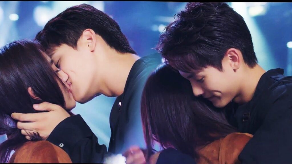 يان كـي يعطيها قبلة أمام جميع طلاب الجامعة 💖💖💖 ( رومانسيتـي الاولـى| First Romance)