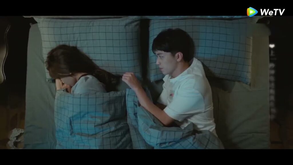 والدة زوجها تهديها سوار ولكنها تنفجر من البكاء! | مقطع من الحلقة 16 منتصف الصيف مليء بالحب والدة زوجها تهديها سوار ولكنها تنفجر من البكاء! | مقطع من الحلقة 16 منتصف الصيف مليء بالحب