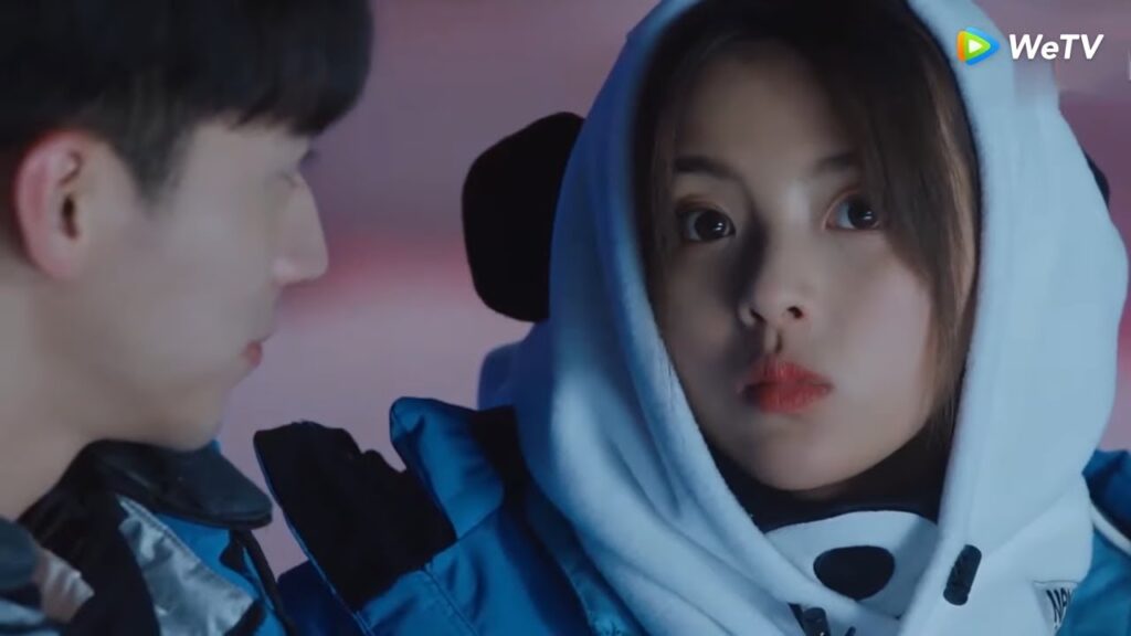 يصطحبها للتزلج على الجليد | مقطع من الحلقة 14 منتصف الصيف مليء بالحب