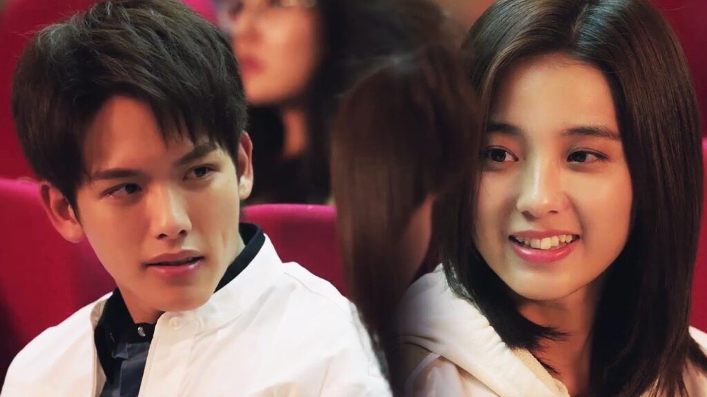 تحاول ان تبدو ذكية امامه و لكن غبائها يقضي عليها 😂😂😂 ( رومانسيتـي الاولـى| First Romance) 💖💖💖