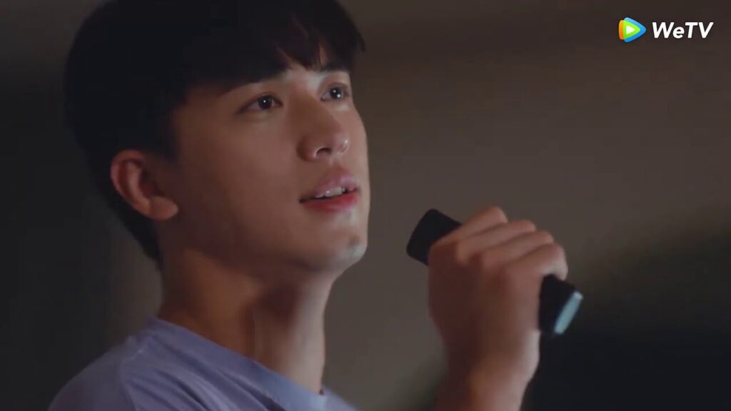 زي يي يُريك من هو المغني القوي! | مقطع من الحلقة 13 منتصف الصيف مليء بالحب