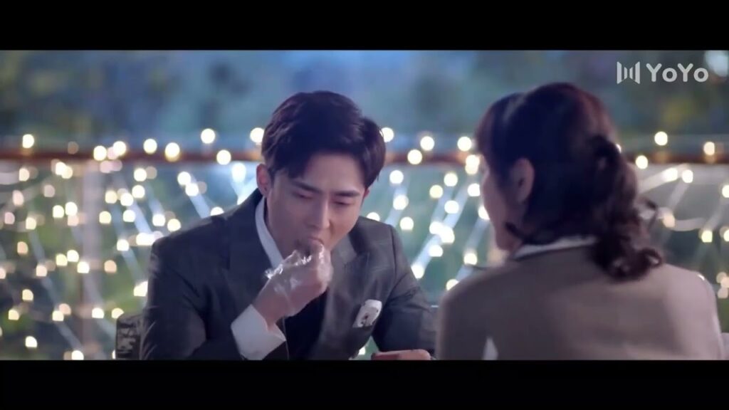 يتفاجئ زوجها  بالعثور عليها في سرير اخيه و يسيء الفهم