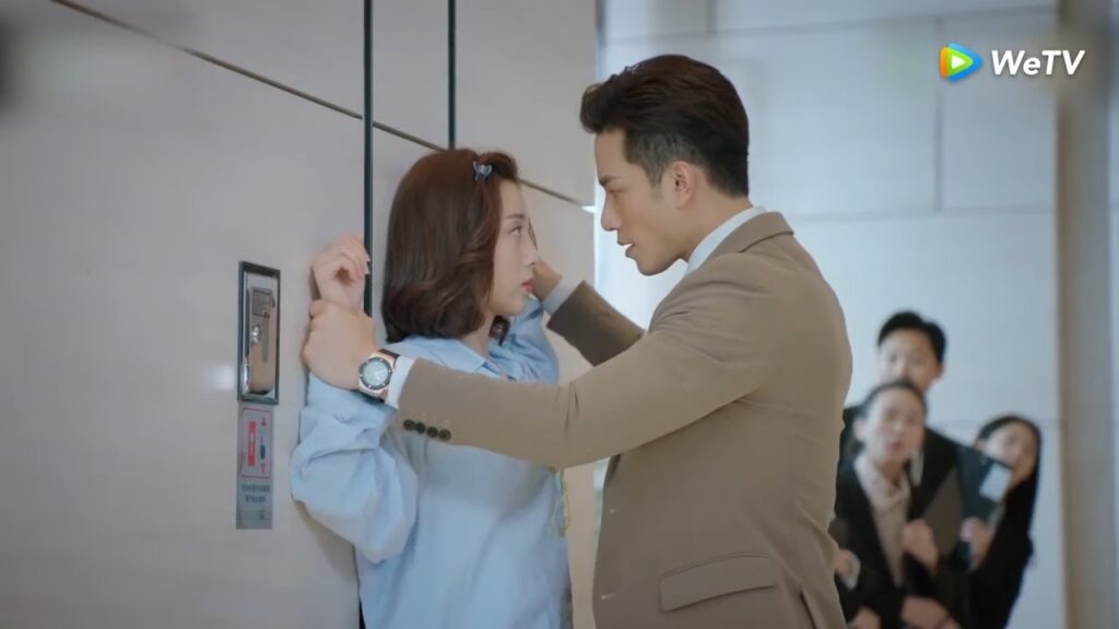 الفضائية لا تستطيع استخدام سحرها أمام المدير البارد  | حبيبتي فضائية حلقة 3