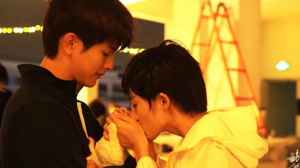 الثنائي يان كـي و شيونغ اصبحا أب و ام في خلف كواليس مسلسل رومانسيتي الاولى