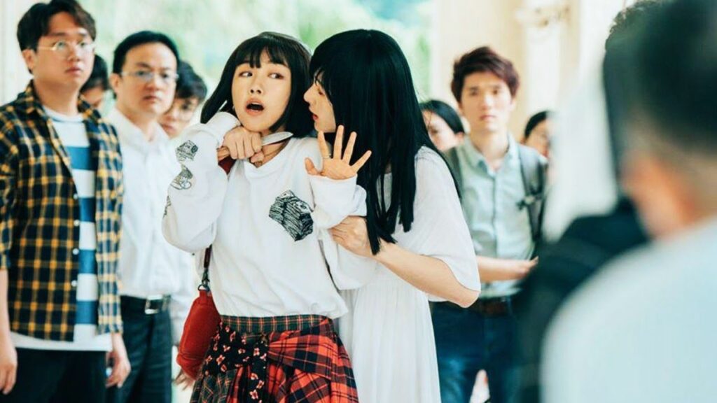 مريض نفسي لا يعرف نوع جنسه هل هو فتى او فتاة يخطف طالبة بالجامعة  (رحلـة خلال الليل)