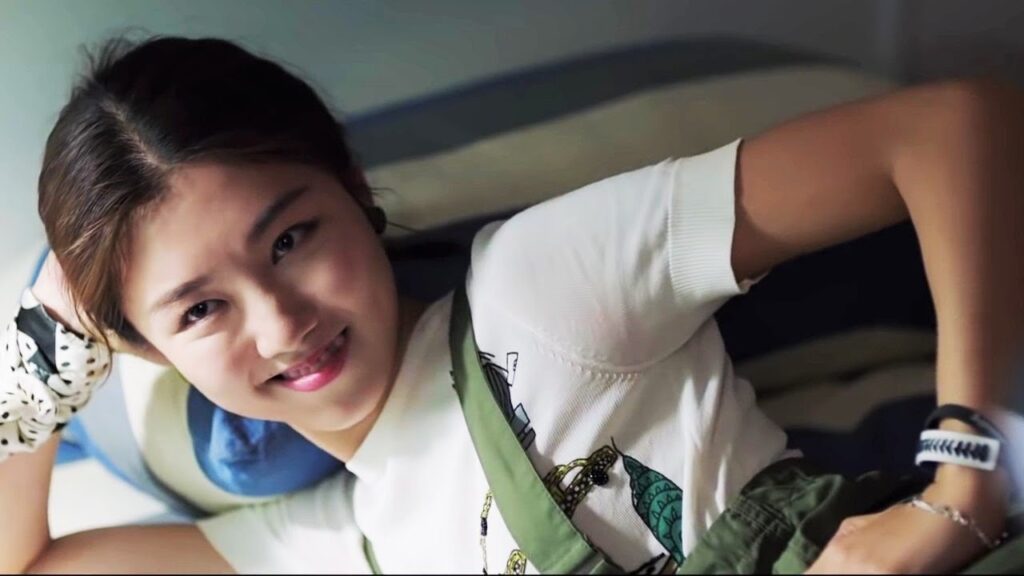 تقتحم منزله و تحاول النوم معه 😂اعلان الحلقة 02 ( رحلـة خلال الليل | The Journey Across the Night )