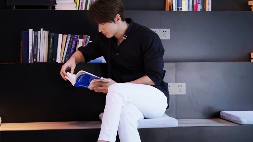 تصبح الدقائق ساعات عندما أنتظر اتصالك 😟 (عُـد نجومـك المحظـوظة | Count Your Lucky Stars)