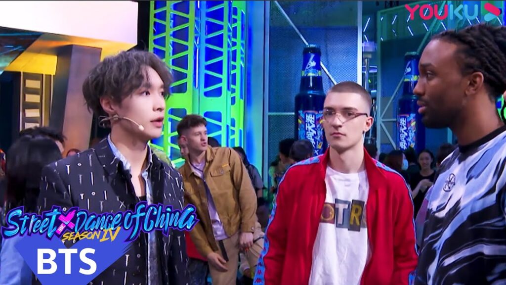 تبادل رئيس الفريق تشنغ يي شينغ الحماسي مع الراقصين بسلاسة مدح الراقص الأجنبي رقصه وموسيقاه| YOUKU تبادل رئيس الفريق تشنغ يي شينغ الحماسي مع الراقصين بسلاسة مدح الراقص الأجنبي رقصه وموسيقاه| YOUKU