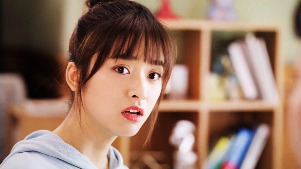 تختبئ تحت الطاولة لكي لا يراها 😂 (عُـد نجومـك المحظـوظة | Count Your Lucky Stars) مترجمة 🌟