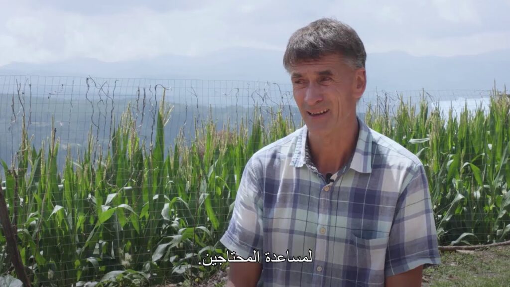 قصص شخصيات عملت للتخفيف من الففر  في الصين (الصديق) الحلقة 5 ( صديق أجنبي يمارس العمل )