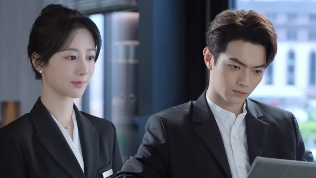 "أحب ما تحبه الجدة!" يقرر الرئيس التقرب من حفيدة جدته للاستيلاء على الفندق😮مشهد من "حكاية مبهجة"