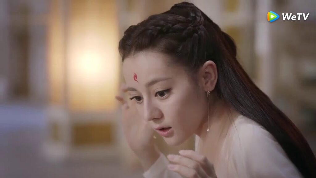 الإمبراطور يتظاهر بأنه نائم أمام الأميرة مقطع من الحلقة 27 حلم الحب الأبدي