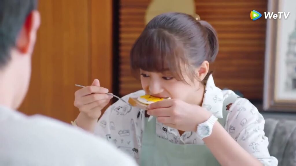 البروفيسور البارد يبتسم فجأة|مقطع من الحلقة 5 سأكون معك