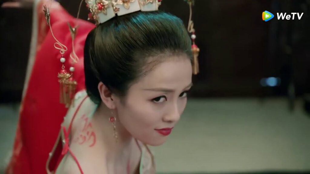 الزعيمة لونغ تؤدي رقصة جميلة أمام الجميع|مقطع من الحلقة 5 مسلسل السيد العظيم