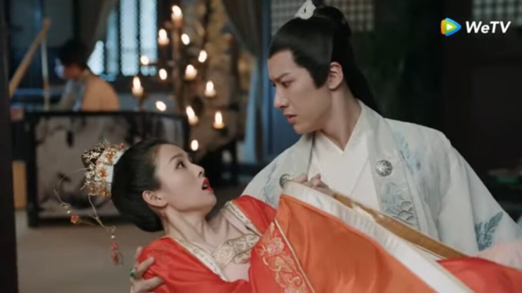 الزعيمة لونغ تقع في حضن لي تشينغ ليو!مقطع من الحلقة 4 مسلسل السيد العظيم