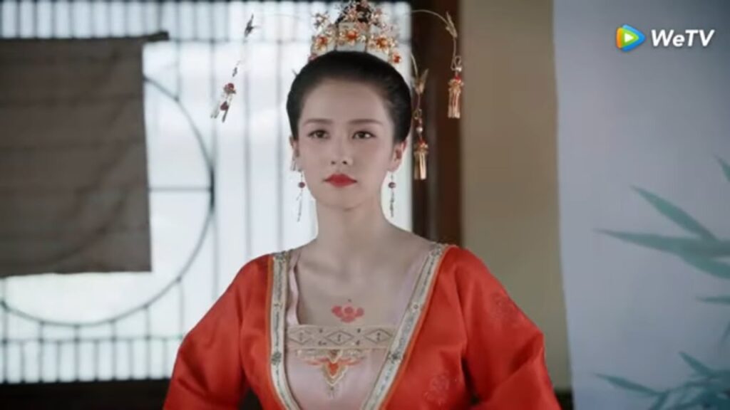 لونغ آو اي ترتدي فستانًا يُذهل الجميع|مقطع من الحلقة 4 مسلسل السيد العظيم