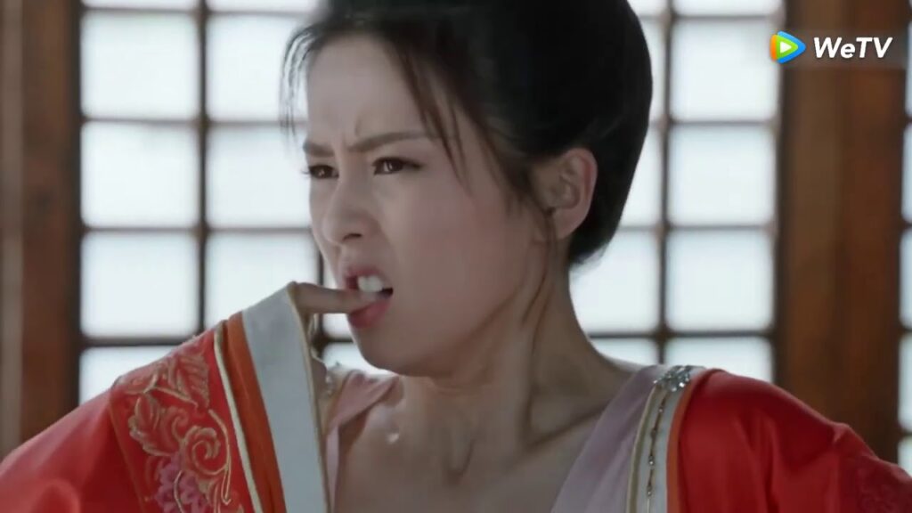 يساعدها في ارتداء الملابس و هو معصوب العينين| مقطع من الحلقة 4 مسلسل السيد العظيم