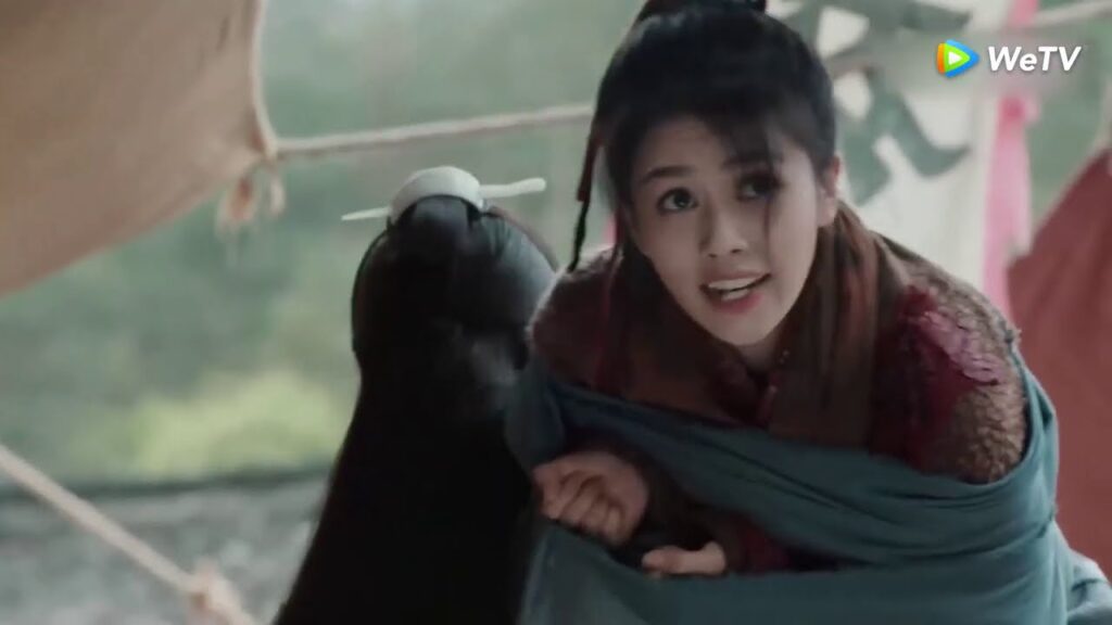 يحملها على ظهره في الشارع ! مقطع من الحلقة 3 من مسلسل السيد العظيم