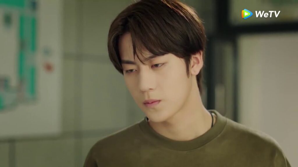 شياو فينغ تبقى في منزل لى دي و مو يون حزين للغاية|مقطع من الحلقة 12 مسلسل حب أول عذب