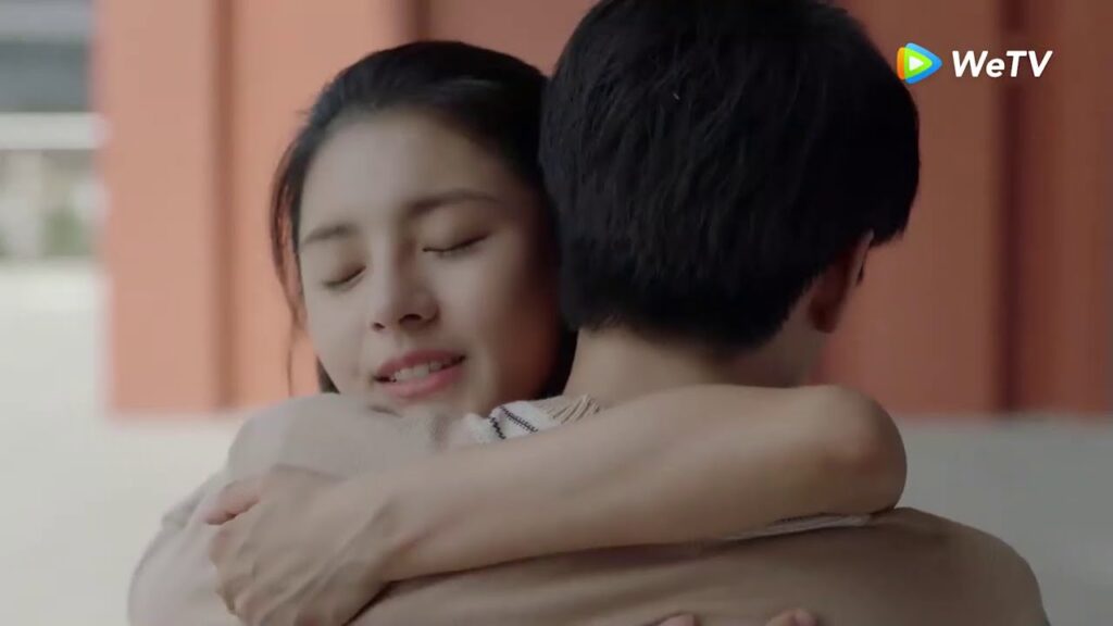 لى دي يتخلى عن العلاج و يعود من أجل شياو فينغ|مقطع من الحلقة 11 مسلسل حب أو عذب