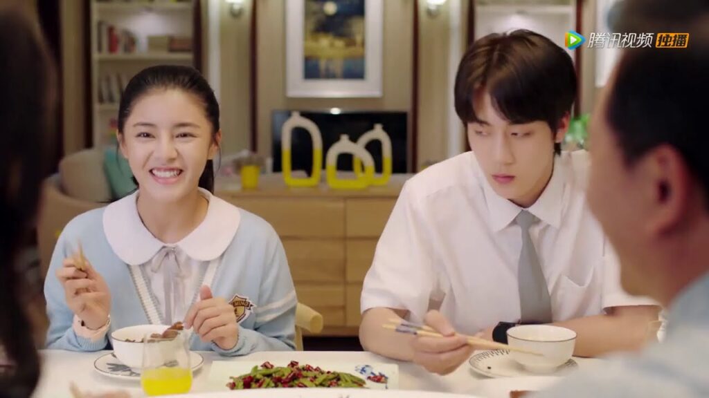 نيان فينغ تشكو أخاها لوالديها ! مقطع من الحلقة 2 مسلسل حب أول عذب نيان فينغ تشكو أخاها لوالديها ! مقطع من الحلقة 2 مسلسل حب أول عذب