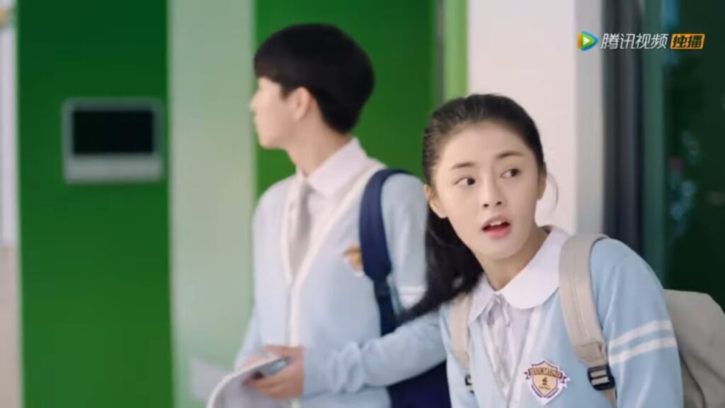 سو نيان فينغ تكون أصدقاء جدد | مقطع من الحلقة 1 مسلسل حب أول عذب سو نيان فينغ تكون أصدقاء جدد | مقطع من الحلقة 1 مسلسل حب أول عذب