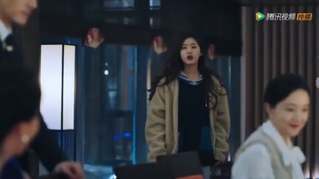 والدة السيد لو تحرج شينغ نان أمام الجميع | مقطع من الحلقة 14 مسلسل مواعدة في المطبخ