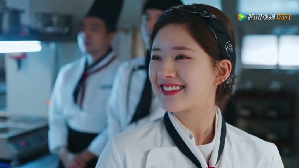 عودة شينغ نان إلى الفندق والمدير الجديد ! مقطع من الحلقة 8 مسلسل مواعدة في المطبخ