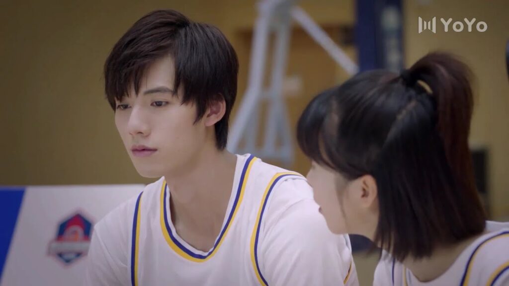 تحرز هدف الفوز في كرة السلـة بعد ان طلب منها ألا تلعـب  ( عزباء محترفة )